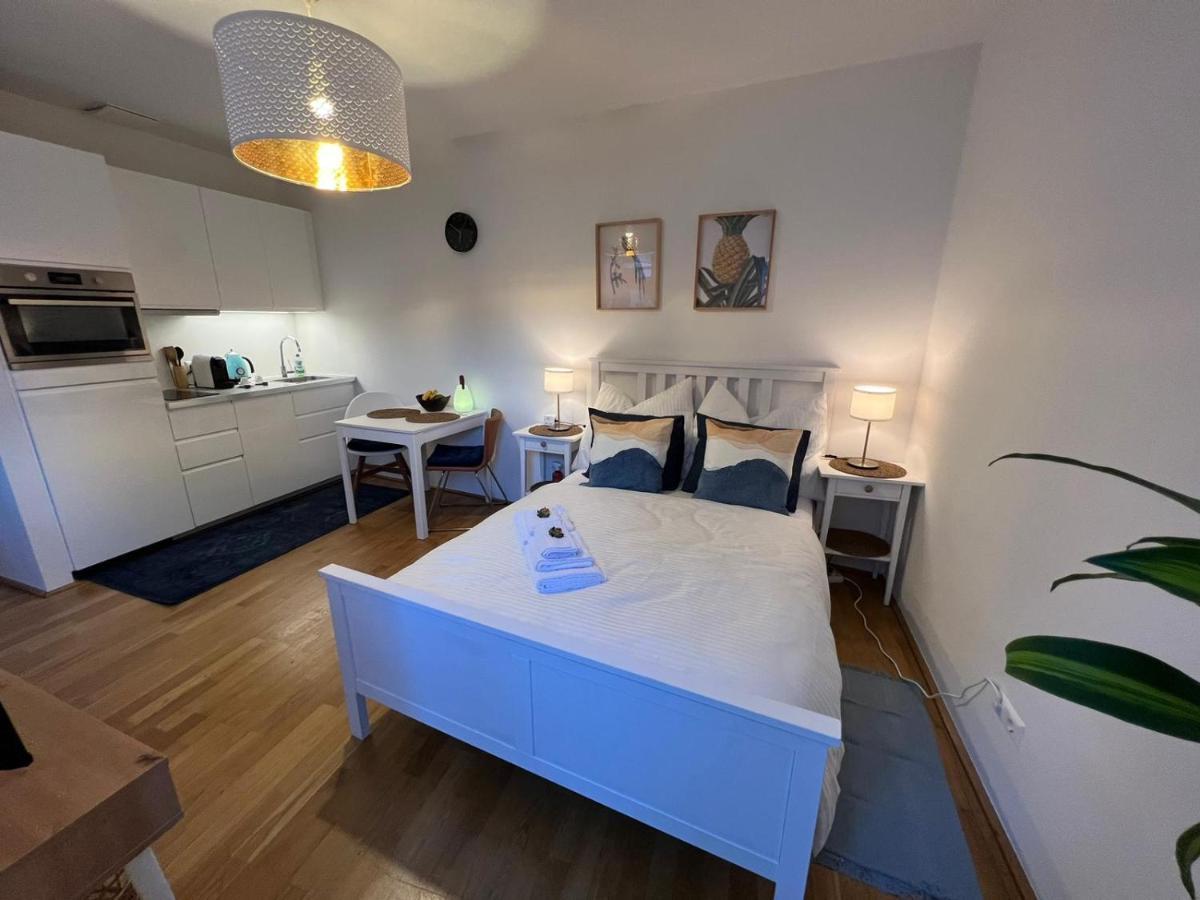 Apartment With Balcony Vienna