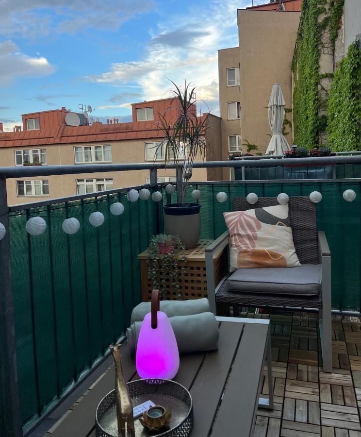 With Balcony Apartment Vienna