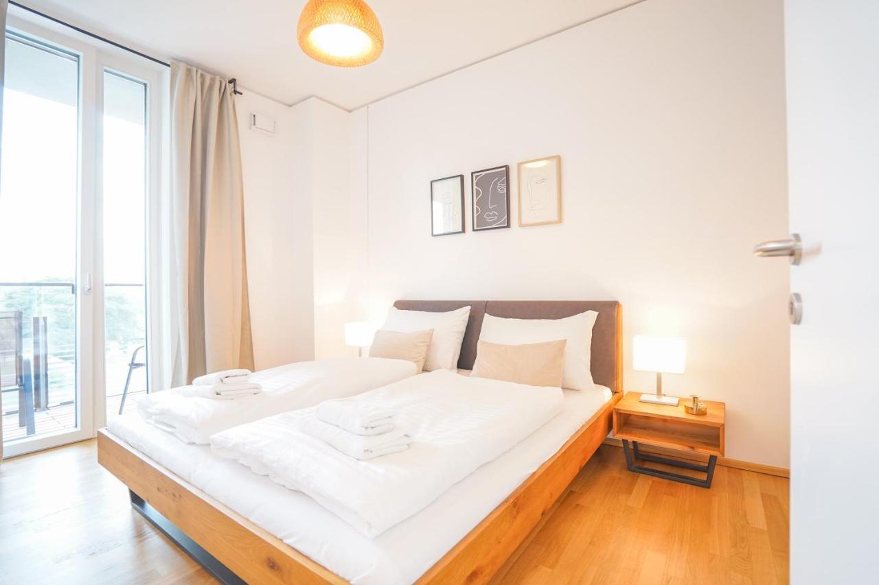 In High-rise On The Danube Apartment Vienna