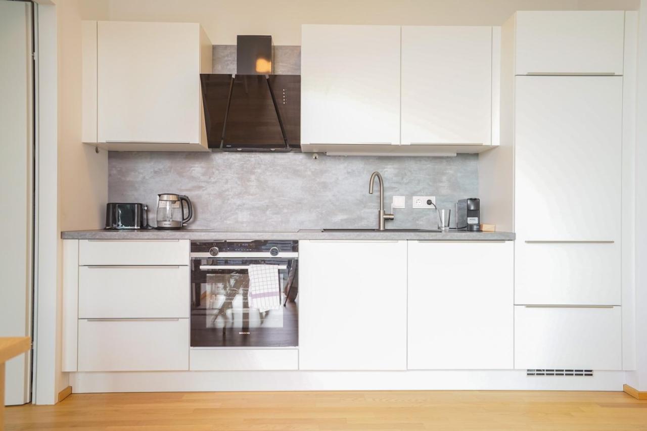 Apartment In High-rise On The Danube Vienna