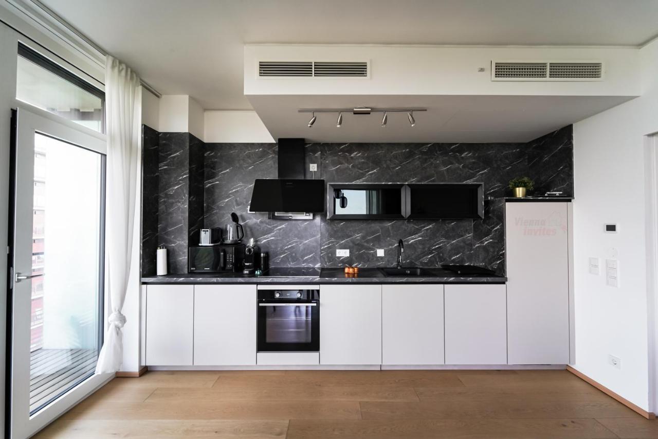 Triiiple 7heaven - Amazing View On Floor With Rooftop Pool Apartment Vienna