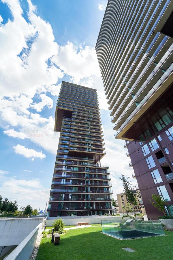 Triiiple 7heaven - Amazing View On Floor With Rooftop Pool Apartment