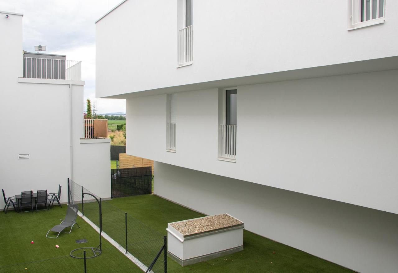 Apartment Flat2go Modern - Harmony Of And Nature