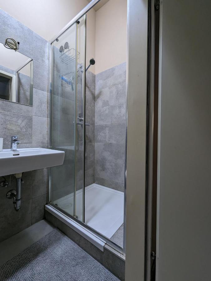Private Homestay *