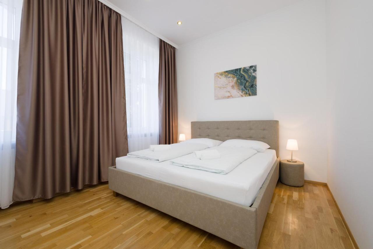 Deluxe Pasetti * Viena