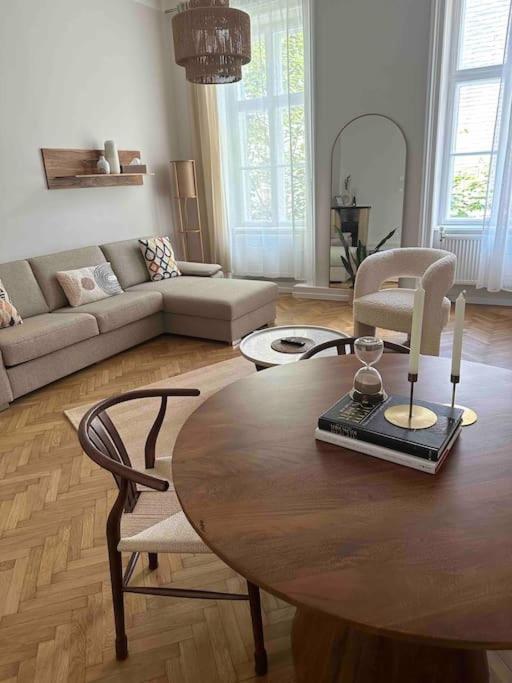 Apartment Easy *