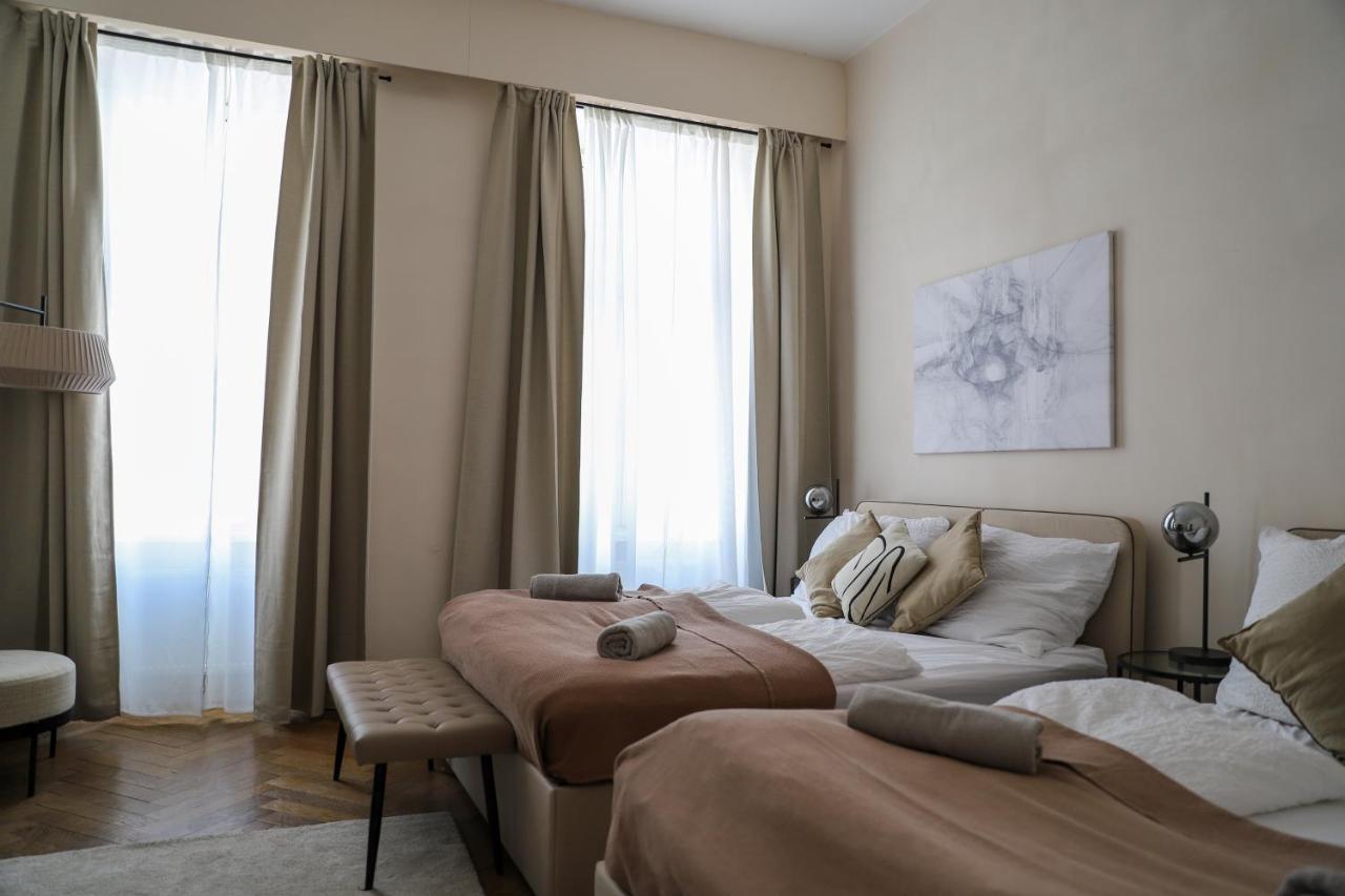 Apartment Spacious Apartment, 3 Min To U6 Metro