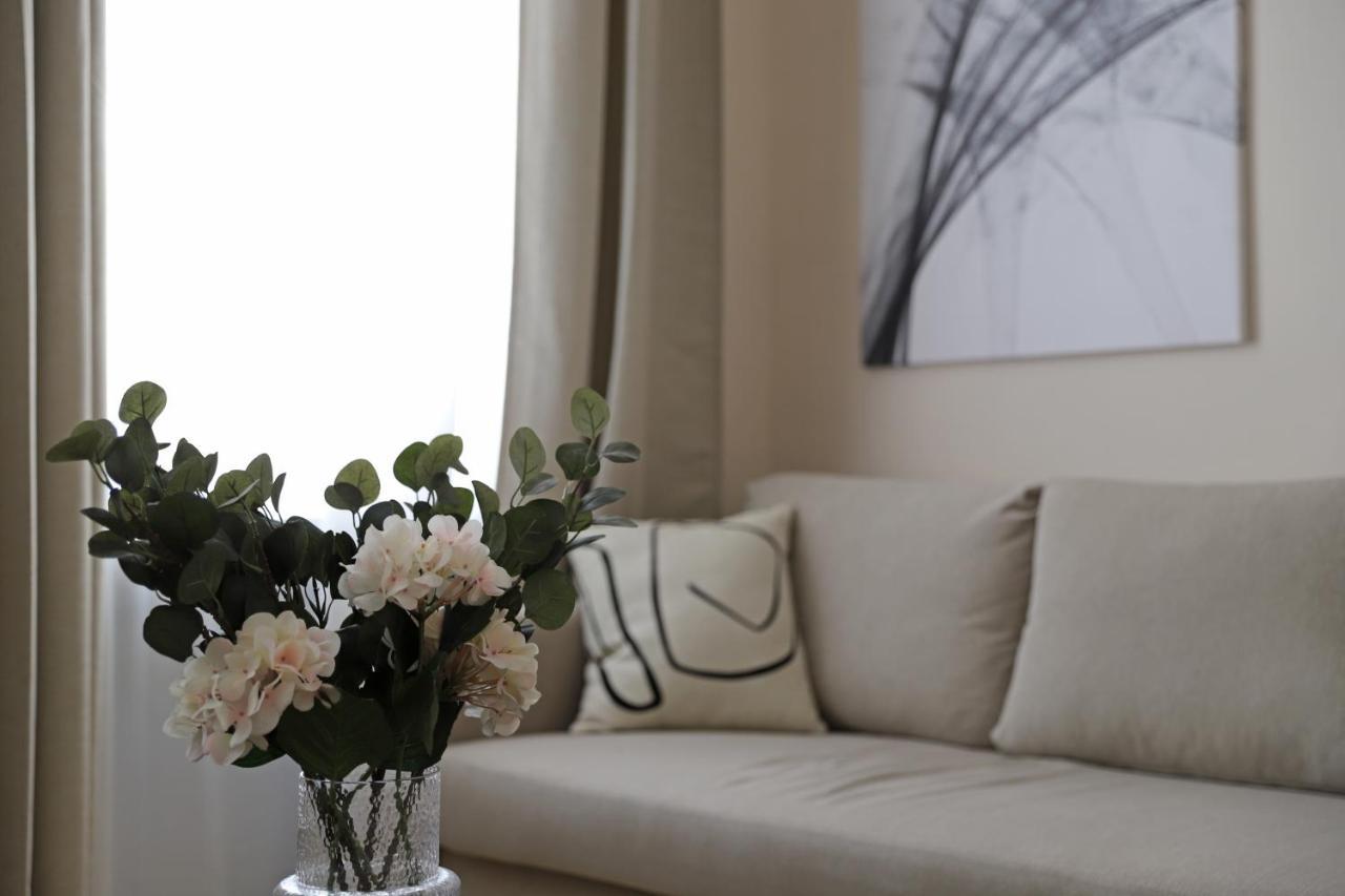Apartment Spacious Apartment, 3 Min To U6 Metro