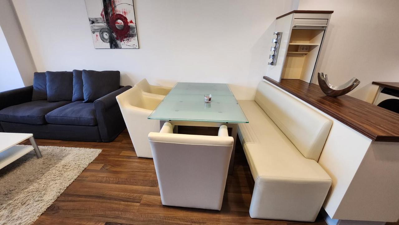 Appartamento Wonderful For 4 On The Danube River, Next To Vic & Austria Center Vienna
