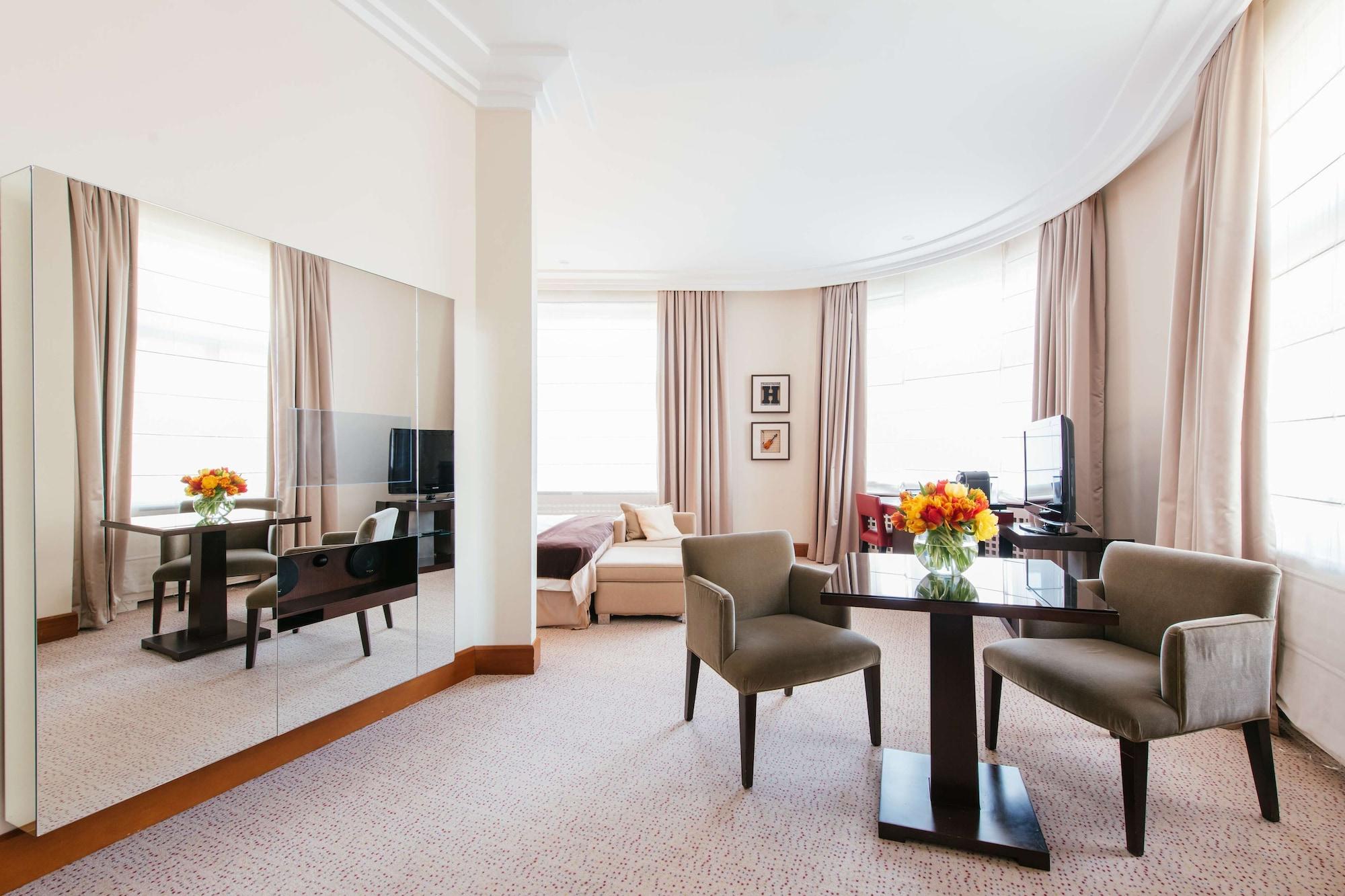 Hotel Radisson Blu Style Hotel, 4*