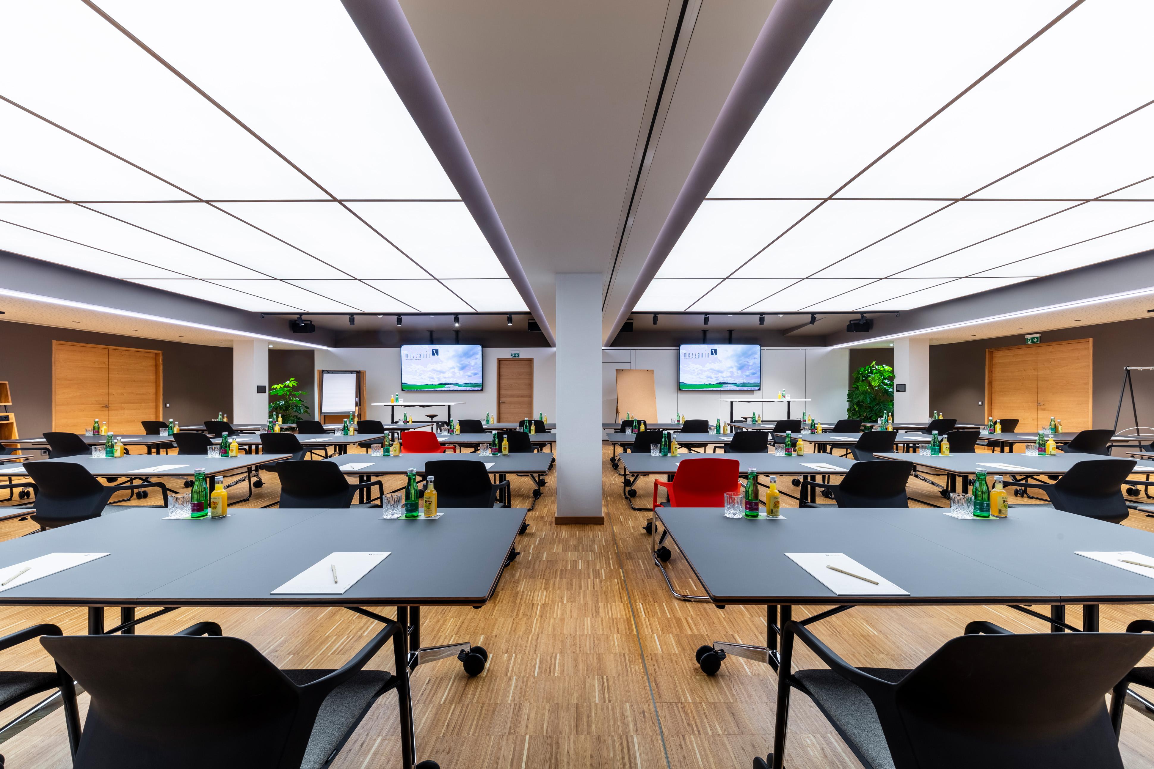 Hotel Zeitgeist Hauptbahnhof 4*