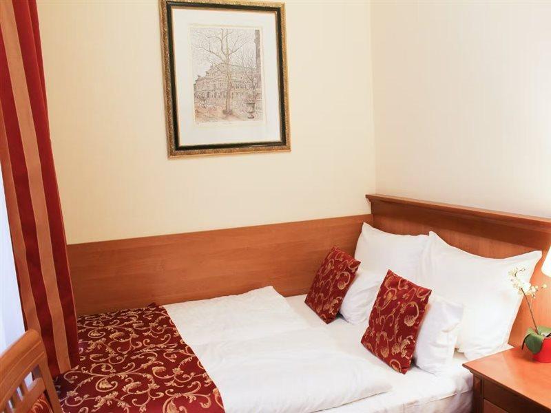 Stephansplatz I Self Check In Hotel 4*