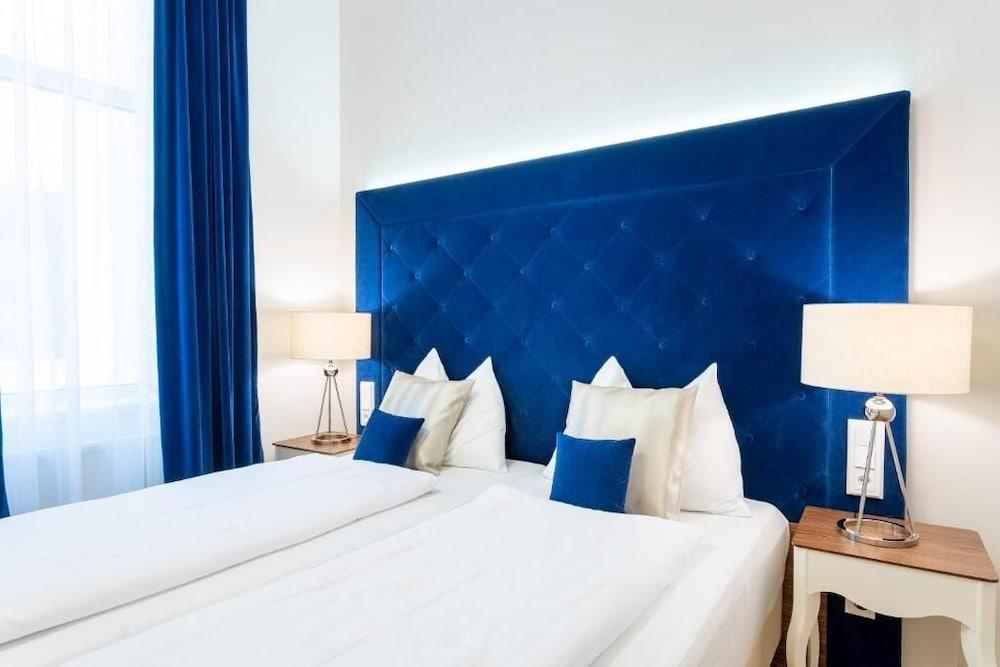 Theaterhotel & Hotel 4*