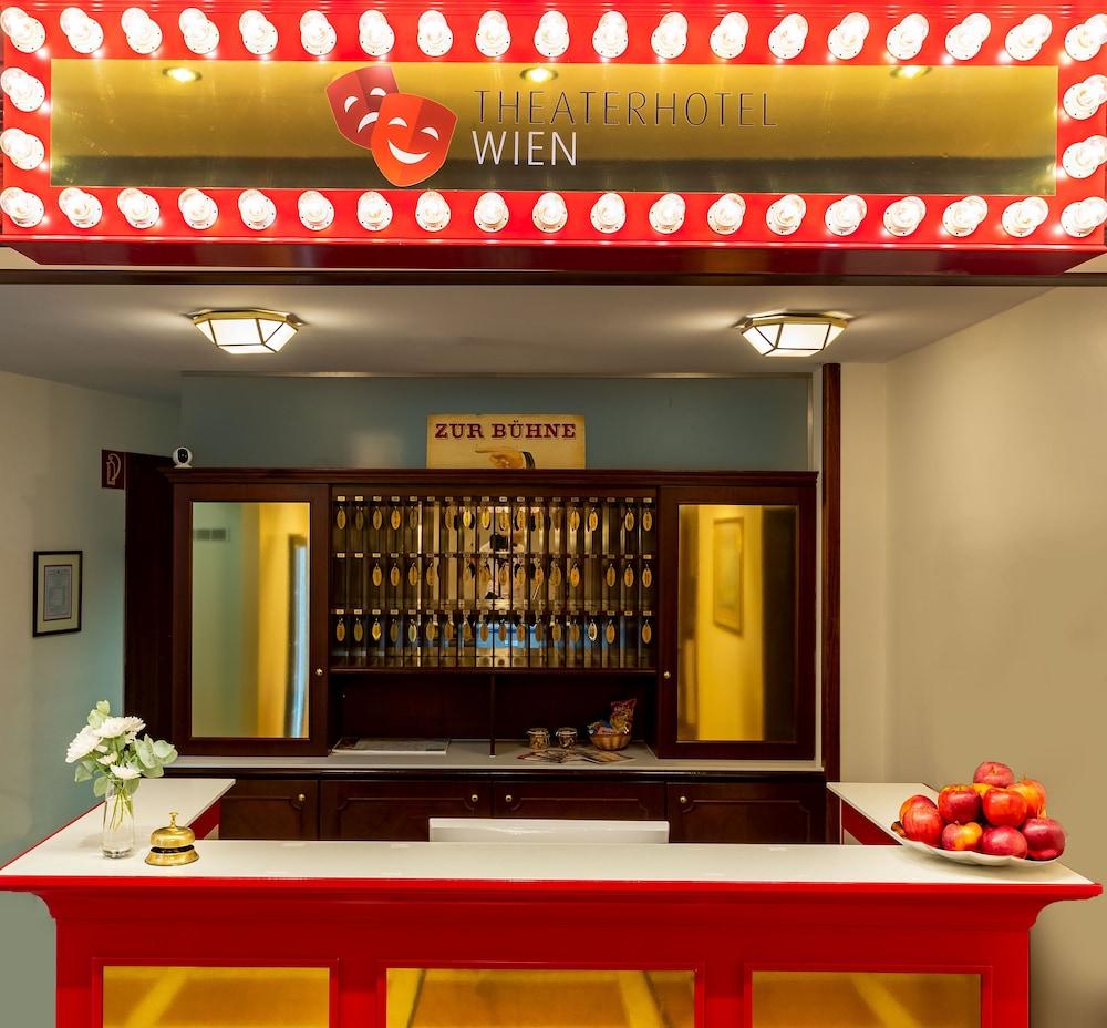 Theaterhotel & Hotel 4*