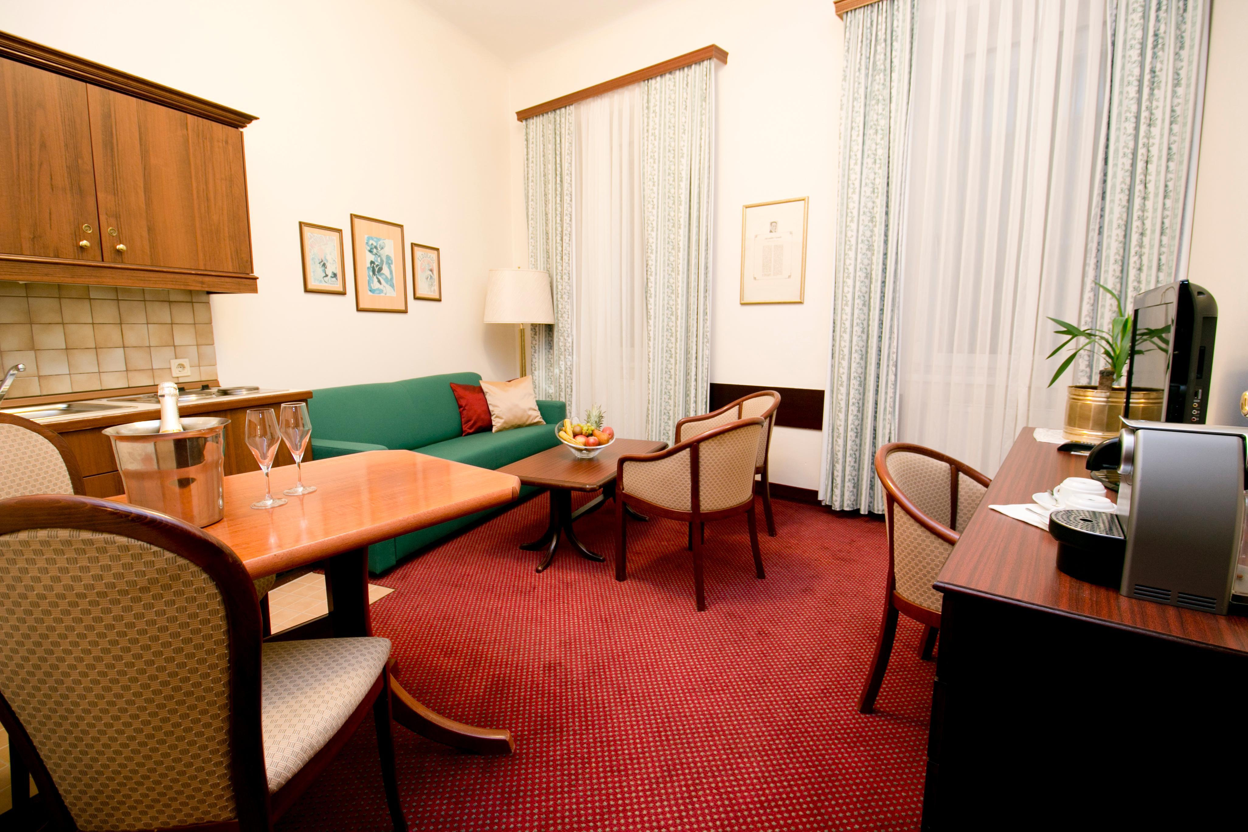 Theaterhotel & 4* Wien
