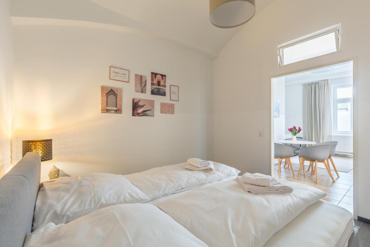 Xxxl Bed/ Free Parking/ * Viena