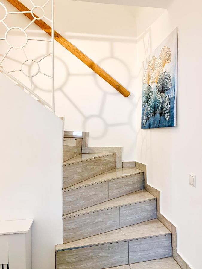 Holiday home Luxury Suburb House - Bright, Quiet, Beautiful