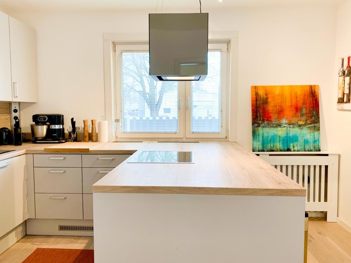 Luxury Suburb House - Bright, Quiet, Beautiful