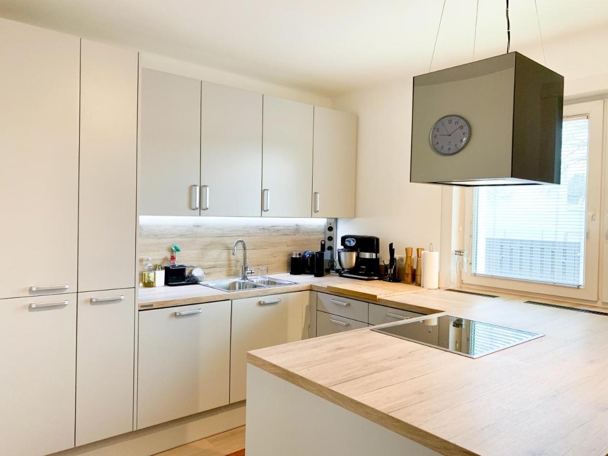 Luxury Suburb House - Bright, Quiet, Beautiful Holiday home