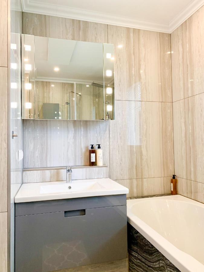 Holiday home Luxury Suburb House - Bright, Quiet, Beautiful Vienna