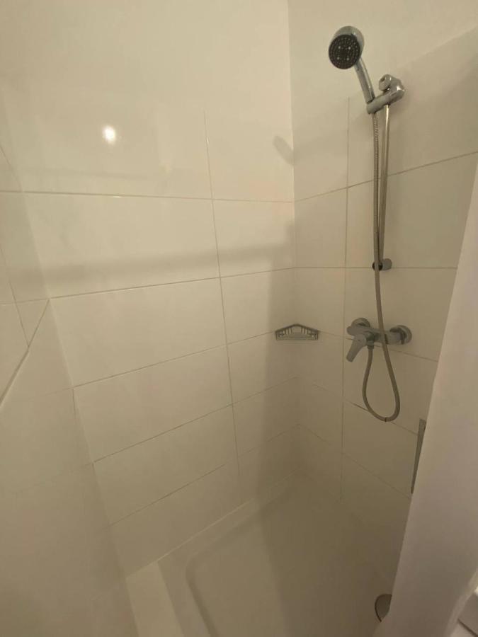 Komfortables Nahe U-bahn Apartment