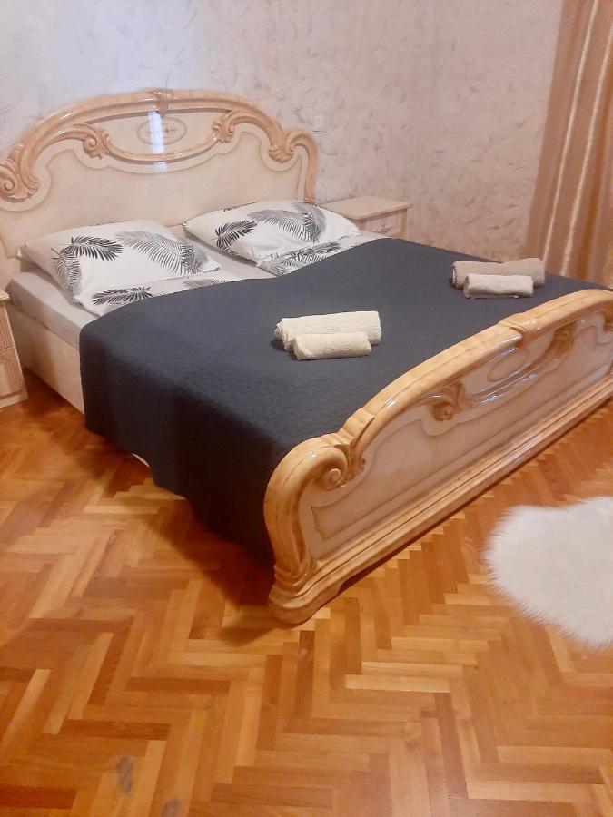 Homestay Arbeiterquartiere In Donaustadt Mit Gemeinschaftskuche Und Bad - Hacklerzimmer *