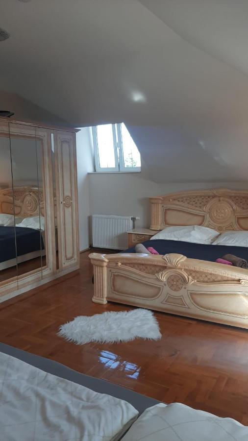 Homestay Arbeiterquartiere In Donaustadt Mit Gemeinschaftskuche Und Bad - Hacklerzimmer *