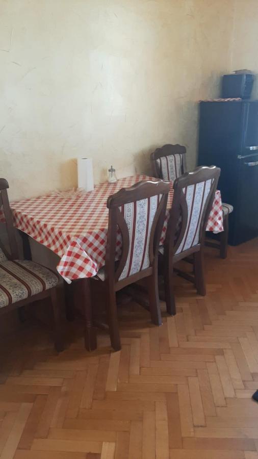 Arbeiterquartiere In Donaustadt Mit Gemeinschaftskuche Und Bad - Hacklerzimmer Homestay *