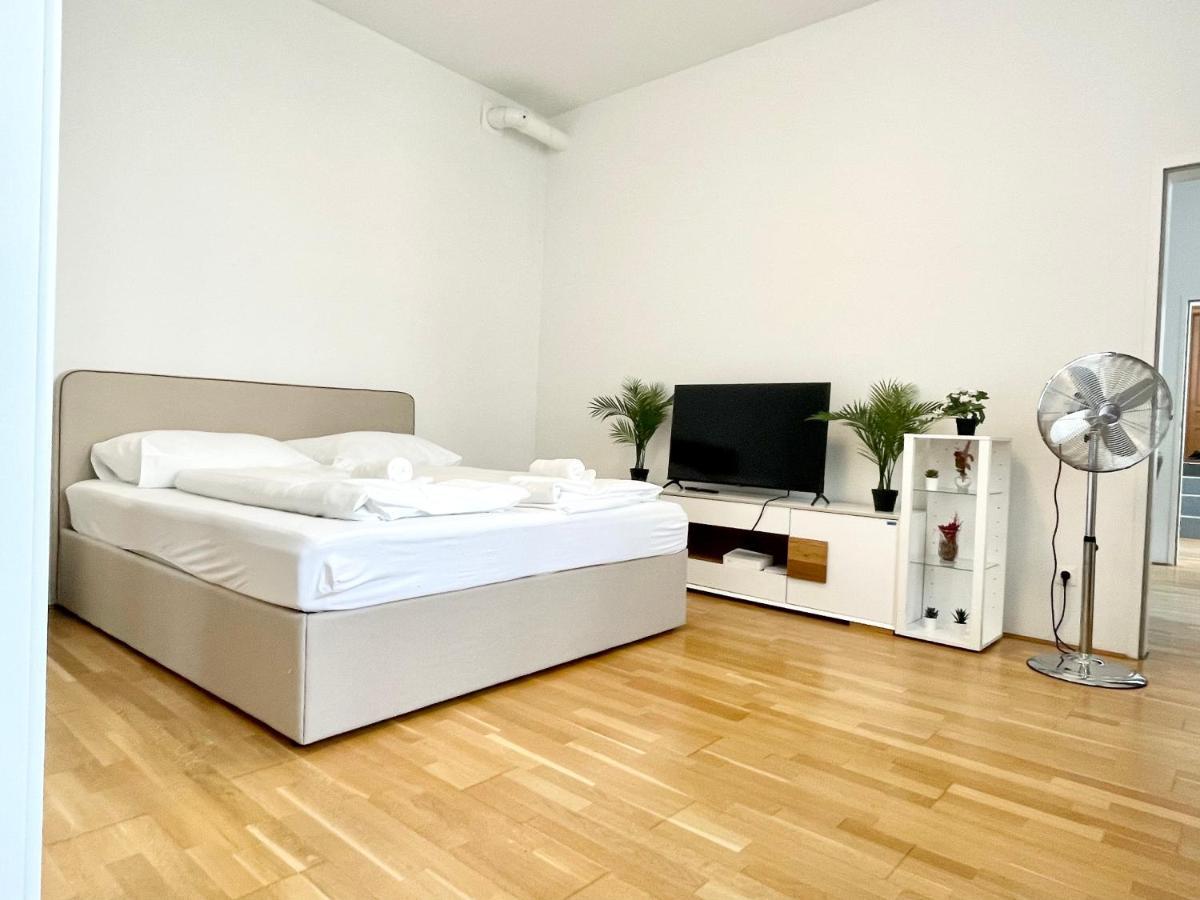 Cosy At Famous Kutschkermarkt Apartment *