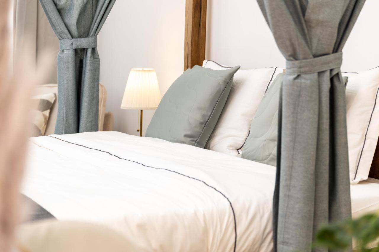 Apartment Regal Retreat Intimate Elegance Near Schoenbrunn Palace Vienna