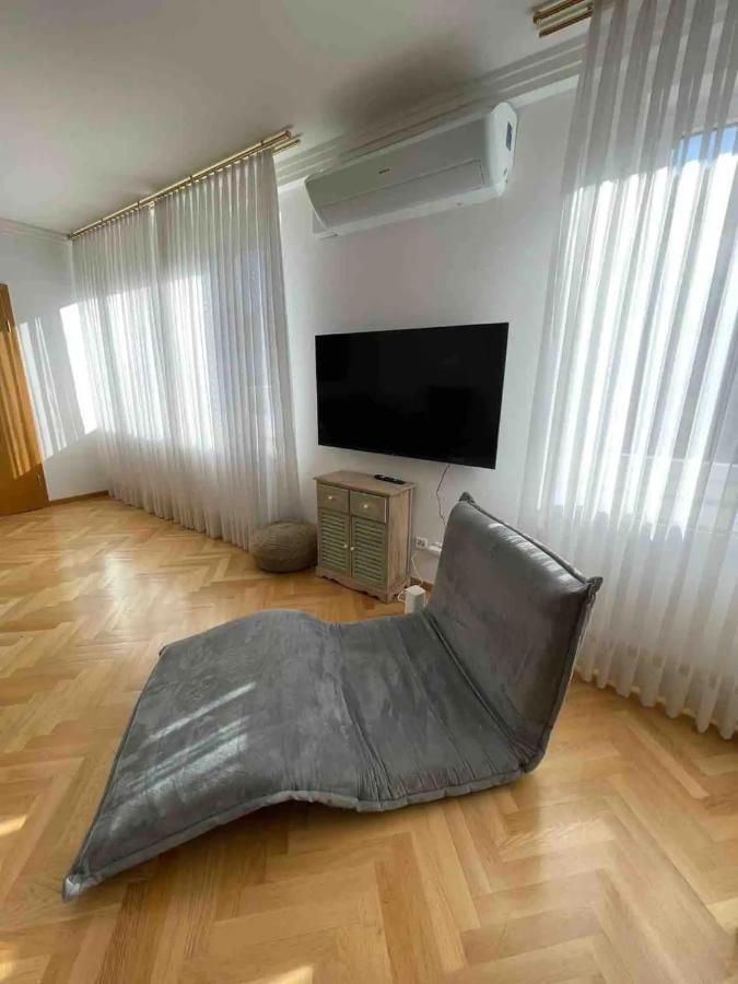 Designer Apartment *