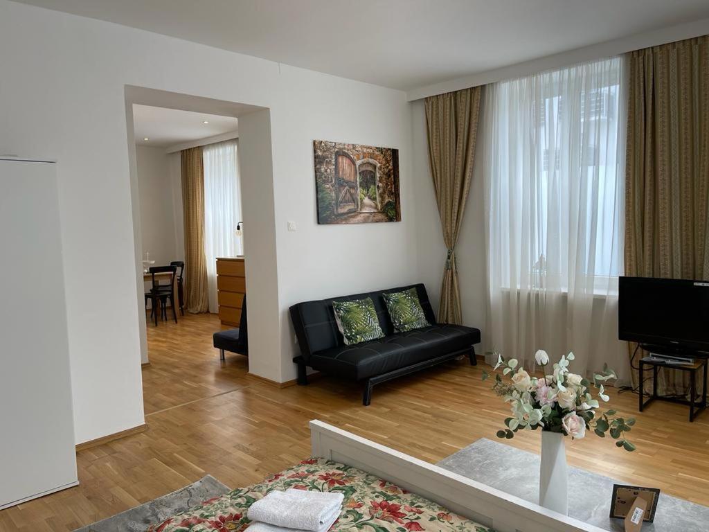 1 * Vienna