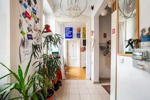 Homestay Fro-media - Streetside 2 - Community Space