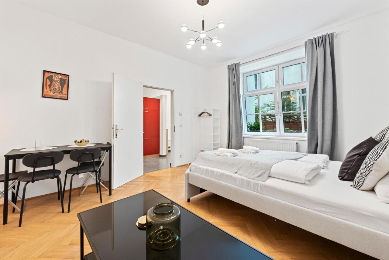 Cozy In 16th District Apartamento *