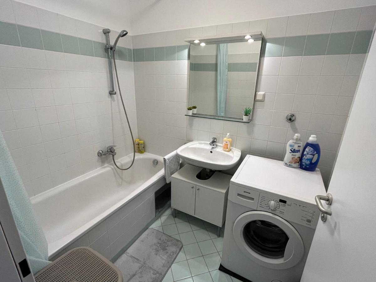 Cool Schonbrunn Apt 2br Vienna