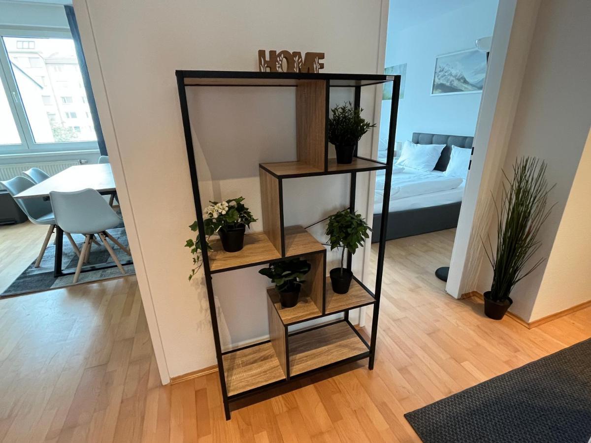 Cool Schonbrunn Apt 2br
