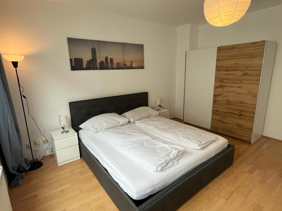 Cool Schonbrunn Apt 2br
