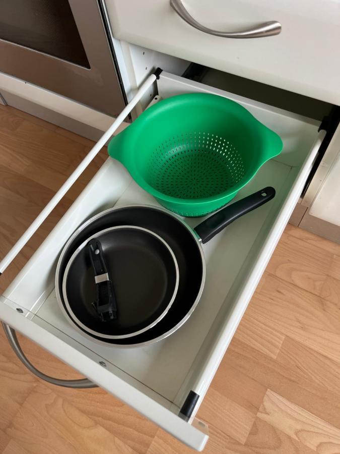 Cool Schonbrunn Apt 2br