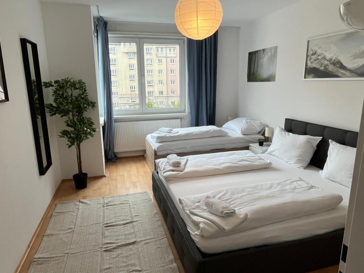 Cool Schonbrunn Apt 2br Apartment