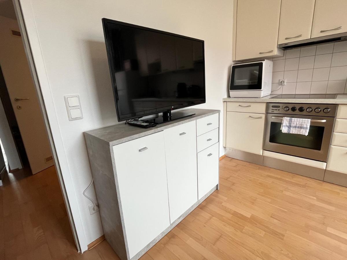 Cool Schonbrunn Apt 2br * Vienna