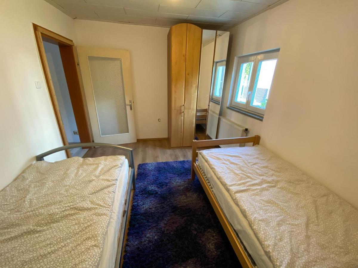 Lovely House Next To River - Free Parking - Big Garden Villa