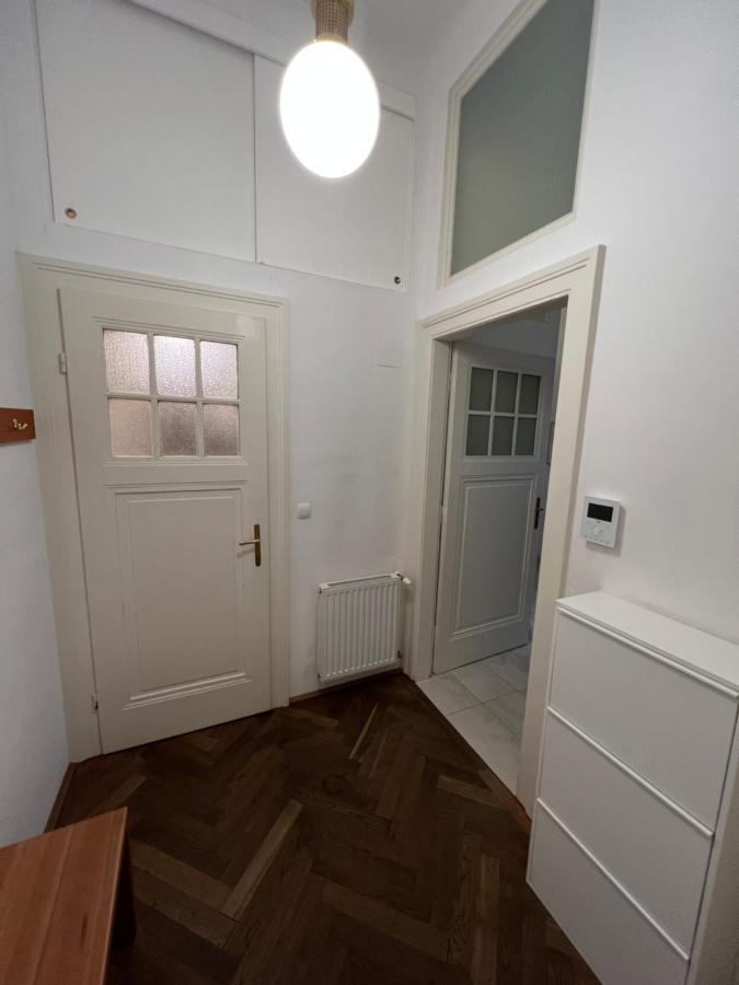 Quiet And Cozy In The Center Apartment