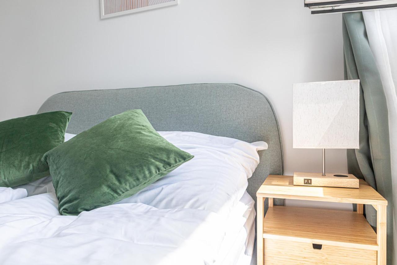Charming 1br And 1lr Modern Design Donaustadt Apartment