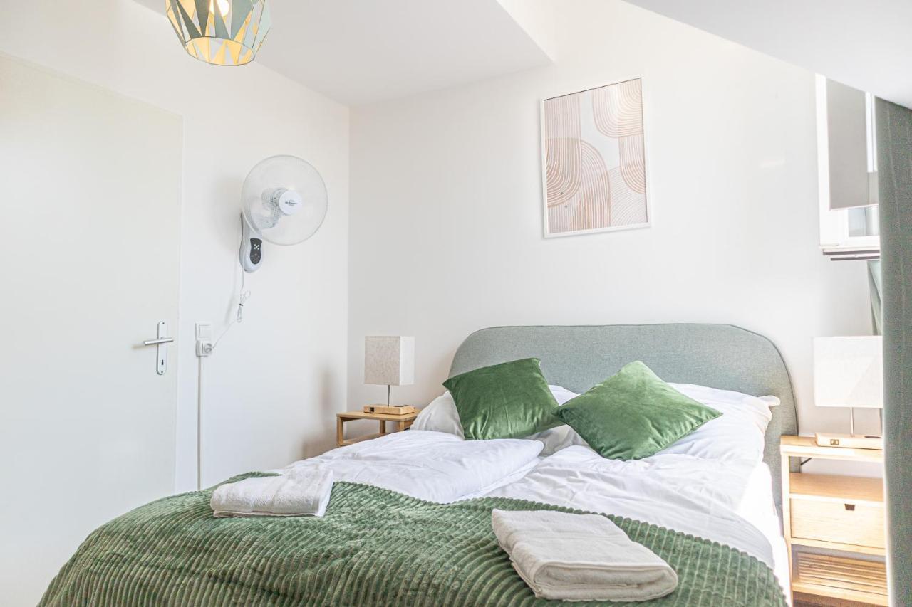 Charming 1br And 1lr Modern Design Donaustadt Apartment *
