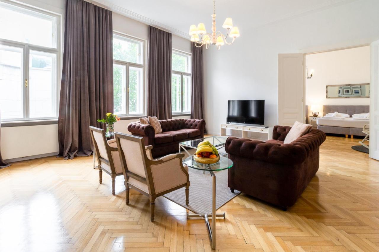 Apartment Large Luxury Near Townhall & Votivkirche Vienna