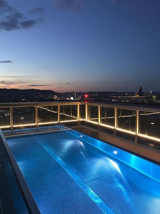 Deluxe & Rooftop-pool Apartamento *