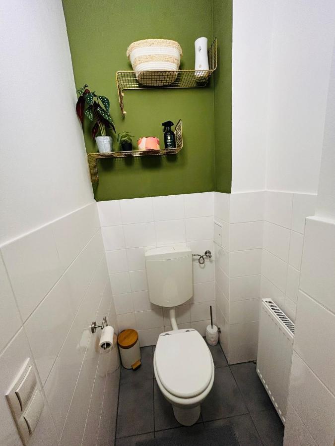 5 Min Schoenbrunn Gloriette, Direct To Center, Free Parking Apartment *