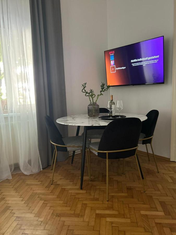 5 Min Schoenbrunn Gloriette, Direct To Center, Free Parking Apartment Vienna