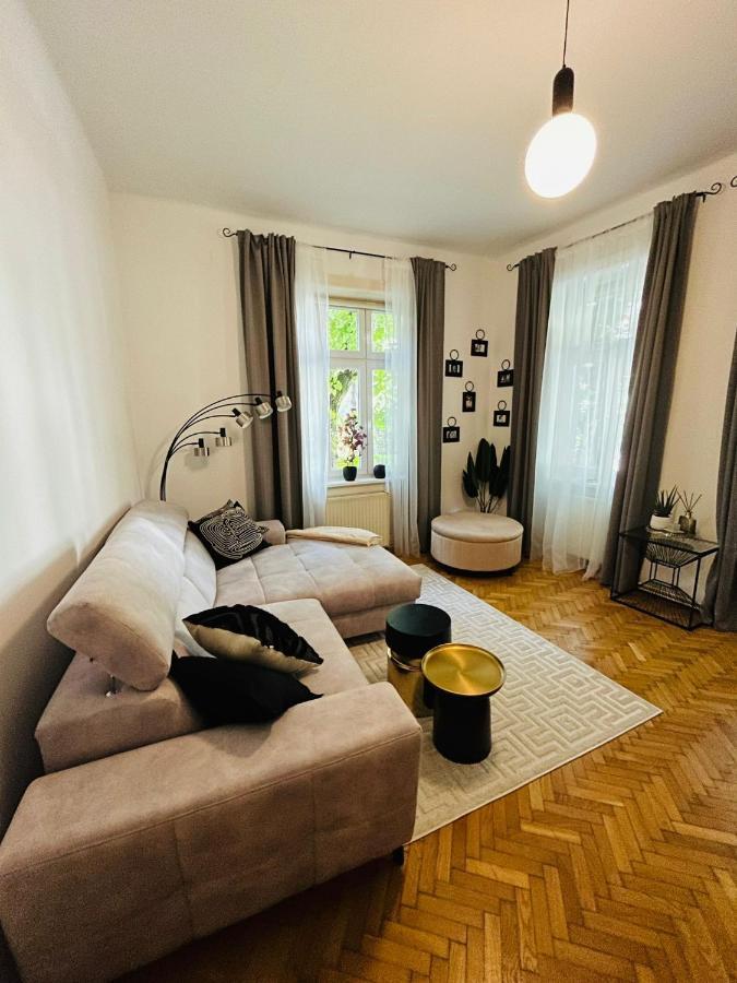 Apartment 5 Min Schoenbrunn Gloriette, Direct To Center, Free Parking *