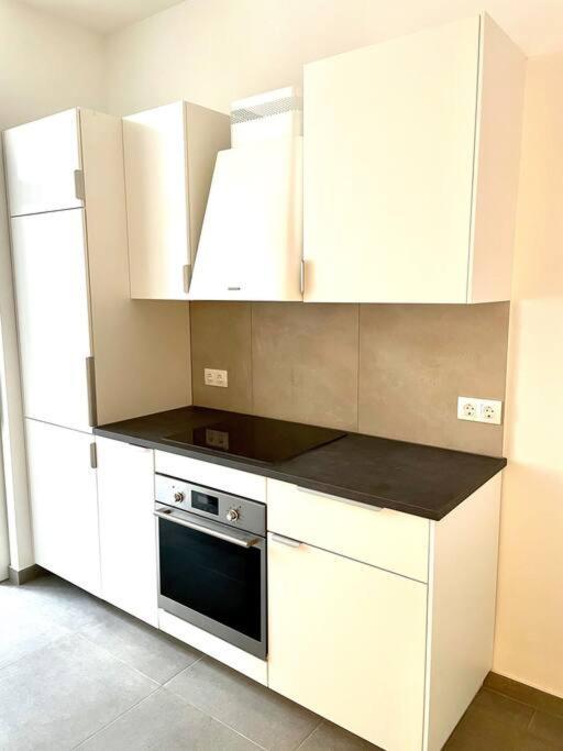 Brand New & Spacious In The Centre Apartamento *